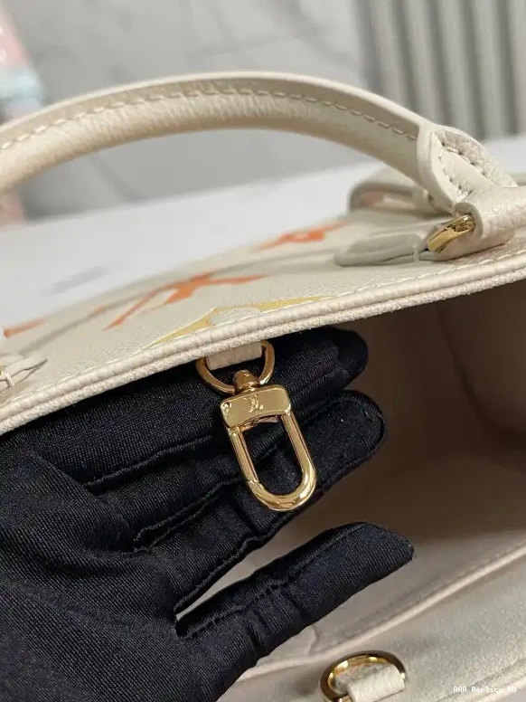 Aaa replica ru VUITTON LOUIS ONTHEGO PM 0516